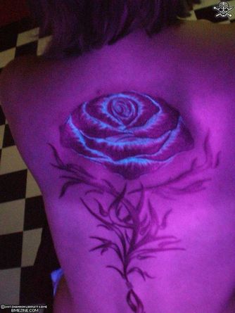 Ultraviolet Tattoos » UV-Light-Tattoo-Rose-im-Uv-Licht