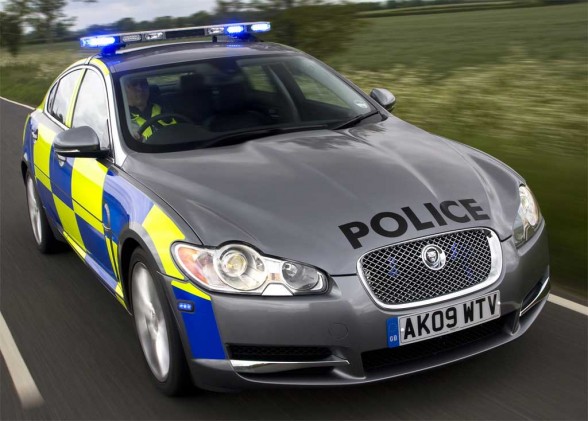 2009-jaguar-xf-police-car-front-angle-58